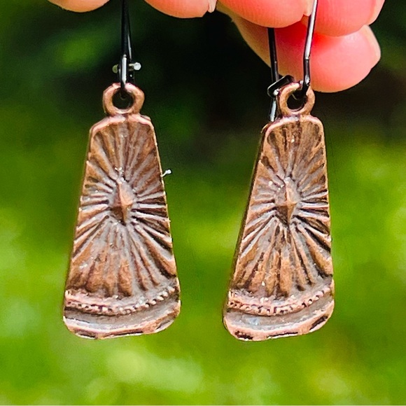 Rustic Star Copper Earrings, Handmade by Wandering Bunny LLC - Picture 5 of 10